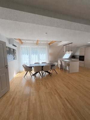 Helle Maisonette Wohnung mit 4,5 Zimmern in bester Lage