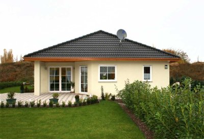 3 Zimmer, Ton-Dachziegel, L-W-Wärmepumpe, Fußbodenhz., Grdst.-Preis inklusive!