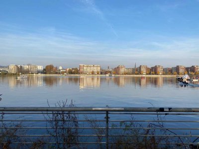 Alt-Stralau: 4-Zimmer-Maisonette in Wasserlage – bezugsfrei ab 01.01.2027 & provisionsfrei