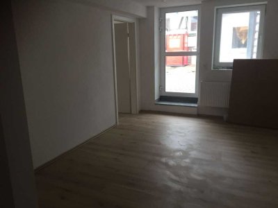 3 Zimmer mit separatem Eingang und Stellplatz