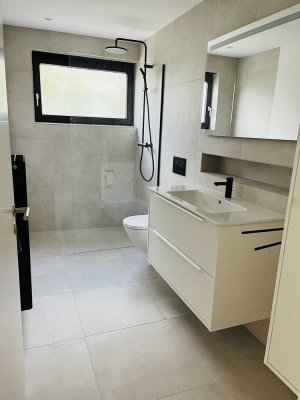 Wunderschöne, renovierte
3-Zimmerwohnung mit hochwertiger
Ausstattung und Garage in ruhiger Lage