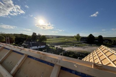 DACHGESCHOSSWOHNUNG MIT WEITBLICK IN KIRCHHEIM