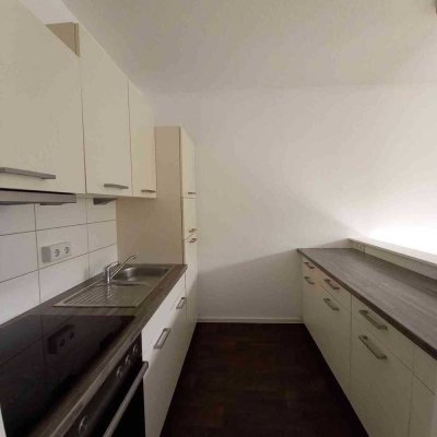 Schicke 3 Raum Wohnung mit Einbauküche sucht neue Mieter.