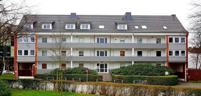 Dachgeschosswohnung mit Einbauküche in Klinik- und Uni‑Nähe