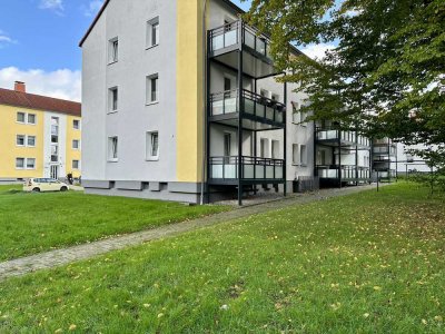 Hier lässt es sich leben! Top-renovierte 3- Zimmer-Wohnung mit Blick ins Grüne!