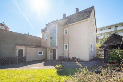 Großzügiges Zweifamilienhaus mit Terrasse, Balkon und vielen Möglichkeiten