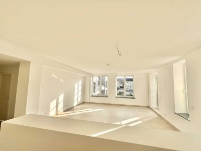 helle 4-Zimmer Wohnung mit Fußbodenheizung, zwei Bädern und Balkon!