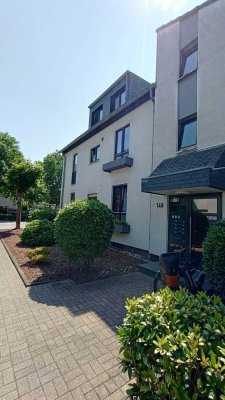 Hübsche 3-Zimmer-DG-Wohnung mit Balkon in Monheim am Rhein