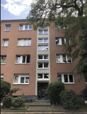 helle drei Zimmerwohnung mit Balkon