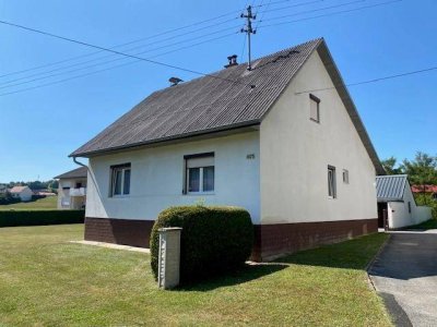 Wohnen &amp; Wertanlage - Einfamilienhaus mit großem Garten/Baugrund in Olbendorf