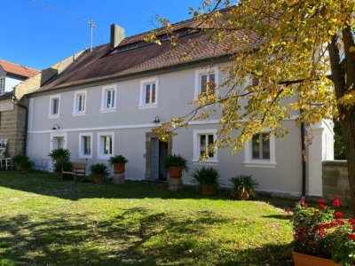 Schöne 3 Zi-Whg auf historischem Hof im Steigerwald