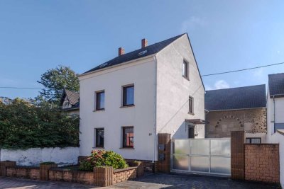 Charmantes Haus mit großer Scheune & traumhaftem Grundstück