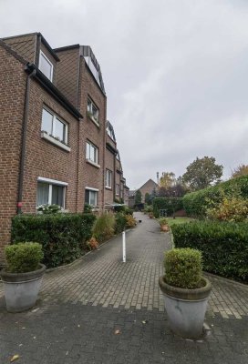 Ansprechende 2,5-Zimmer-Wohnung mit EBK und Balkon in Grünstraße, Meerbusch