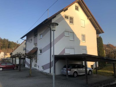 Helle 2,5-Zimmer-DG-Wohnung mit Balkon und Einbauküche in Krauchenwies