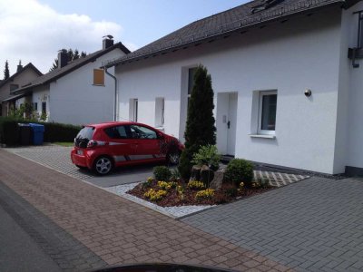 Gepflegte 3-Raum-DG-Wohnung mit Balkon und Einbauküche