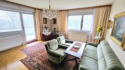 Große 3-Zimmer-Wohnung mit Loggia im Zentrum mit Parkblick