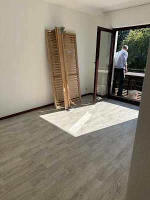 Möbliertes WG Zimmer mit Balkon in 4er WG