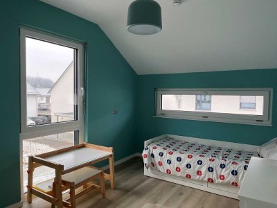 NEUBAU 4,5-Zimmer-Reihenendhaus in Neuweiler auf die Natur. Mit oder ohne Möbel.