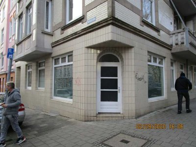 Frei 2 Zimmer Erdgeschoßwohnung vielseitig Nutzbar (Wohnung, 2 WG Zimmer, Handwerker, Büro, Gewerbe)