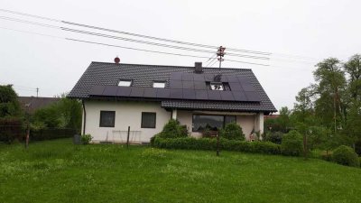 Freundliche 4-Zimmer-Wohnung mit Terrasse und Gartenanteil in Kötz-Ebersbach
