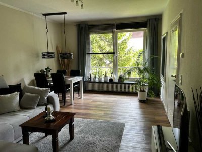 +++ Top 3 Zimmer Wohnung, Wannenbad, 2. Etage, hochw. Fußboden, EBK möglich +++