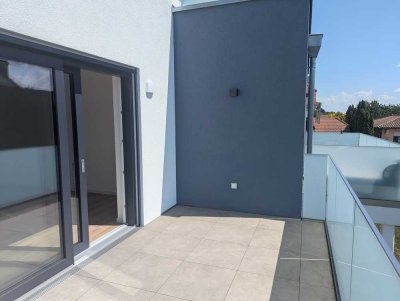 Barrierefreie Wohnung mit Aufzug und großem Balkon im Straubinger Westen !