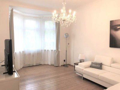 Traumhaft schöne und voll möblierte Jugendstilwohnung mit Terrasse und eigenem Garten.