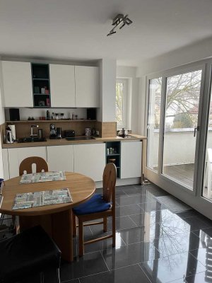 Attraktive möblierte 2-Zimmer-Wohnung mit Loggia