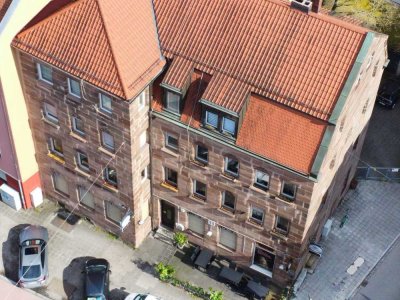 Historisches Wohn- und Geschäftshaus mit Charme, Garagen und Perspektive bei vermietbaren 797qm