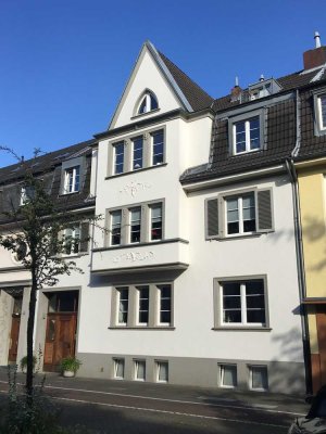 Lindenthal: Moderne Dachwohnung *teilmöbliert*Terrasse*Einbauküche*Duschbad