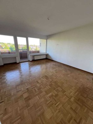 Schöne 3,5 Zimmer Wohnung mit Balkon
