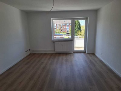 Helle 2,5 Zimmerwohnung mit Balkon in Neumünster - Einfeld