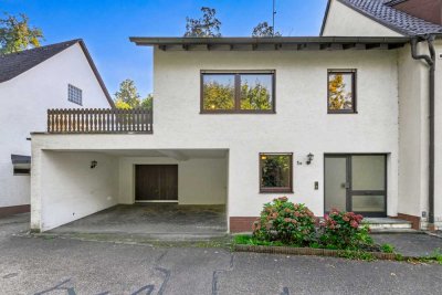 Charmante Doppelhaushälfte mit Garage und herrlichem Schlossblick in Haunsheim