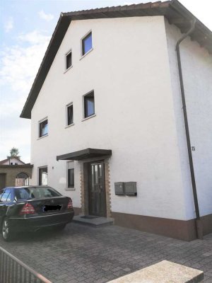 Wohnen in ruhiger 2 Familien-Doppelhaushälfte mit zusätzlicher Einliegerwohnung im Dachgeschoss