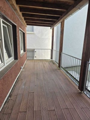 Erstbezug nach Sanierung - 3,5 RW im Zentrum mit großem Balkon