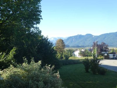 Schöne Hochparterre-Wohnung mit Bergblick