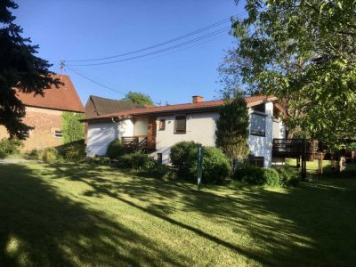 Einfamilienhaus mit 6 Zimmern, EBK, großer Holzterrasse und großem Garten in schöner, ruhigen Lage