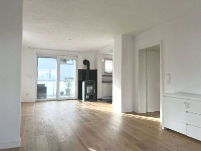 Bezugsfreie Doppelhaushälfte mit viel Platz !