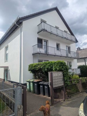 Schöne 2-Zimmer-DG-Wohnung mit Balkon und Einbauküche in Dietzenbach