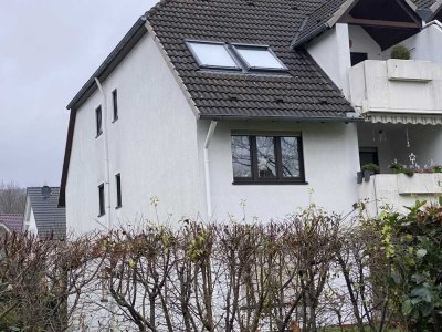 Ansprechende und gepflegte 3-Raum-Wohnung mit Balkon und Einbauküche in Hameln-Pyrmont (Kreis)