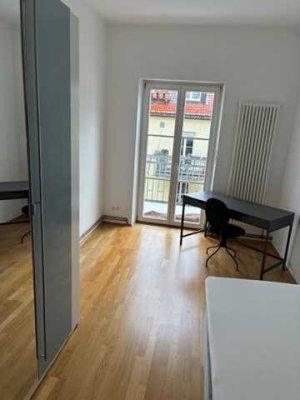 2x 1 möbliertes Zimmer in frisch renovierter 2-Zimmer Wohnung mit großer Wohnküche