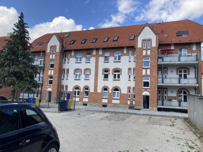 Sanierter Altbau mit Balkon: ansprechende 4-Zimmer-Wohnung im 1. OG.  in HBS mit Fußbodenheizung