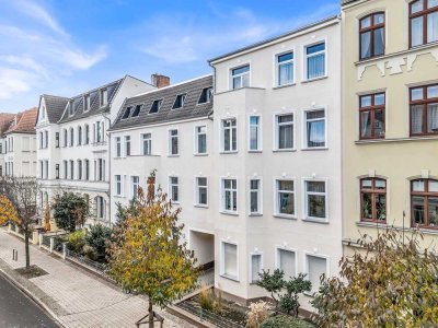 Großzügige, frisch renovierte 2-Zimmer-Wohnung mit Terrasse & EBK in Magdeburg