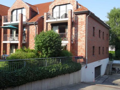 Attraktive, ruhige 3-Zi.-Wohnung mit EBK, Balkon, Tiefgaragenplatz - provisionsfrei!