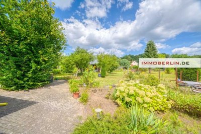 IMMOBERLIN.DE - Sympathisches Haus mit großzügigem Garten, Nebengebäude + Ausbaupotential