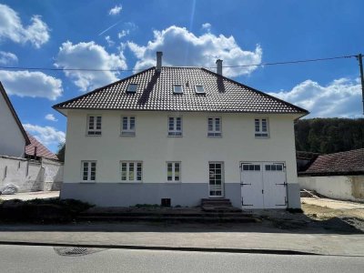Saniertes 3-Familienhaus in Gomadingen - Gestalten Sie Ihr Zuhause mit Aussicht!