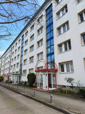 2-Raum-Wohnung, Renovierung 2026, Einbauküche, Balkon