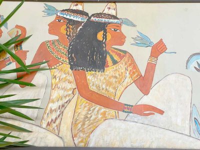 Walk like an Egyptian: Komplett neu renovierte 1 Zi.-Whg. mit Balkon, 4. Obergeschoss, Pharao-Haus