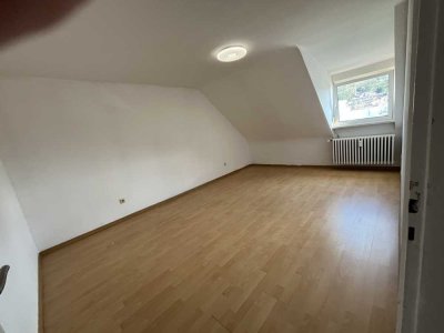Schöne Dachgeschosswohnung zu vermieten(Whg.3)