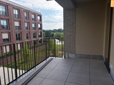 * schöne Familien-Wohnung mit Balkon und Einbauküche * 6693 *